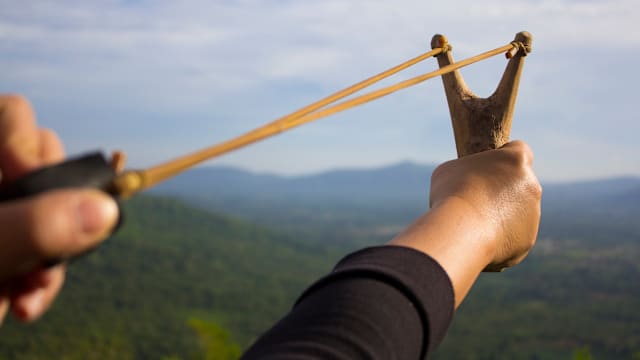 马国亚庇闹市  中国籍女游客遭不法分子用弹弓射击受伤