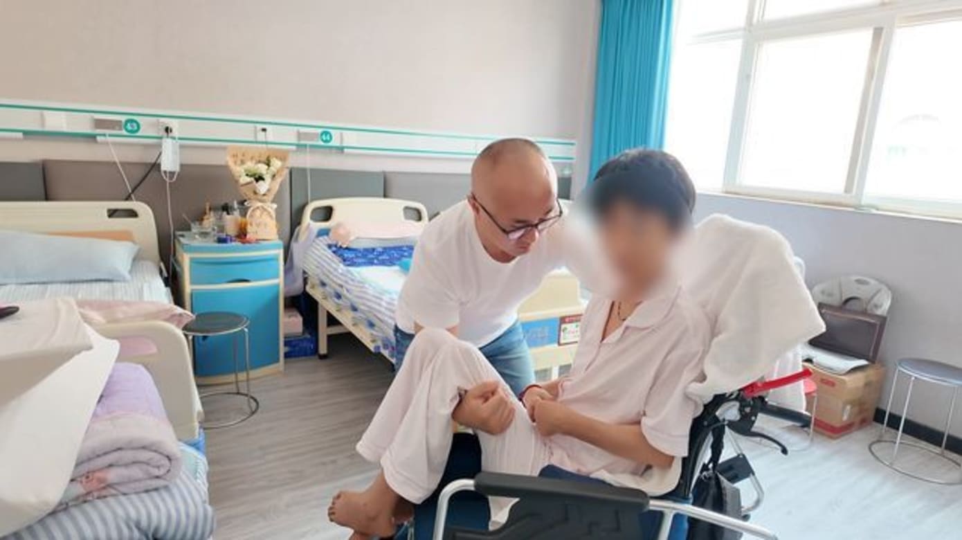 为护女儿不受伤害 36岁中国妈妈被歹徒打成90岁脑龄
