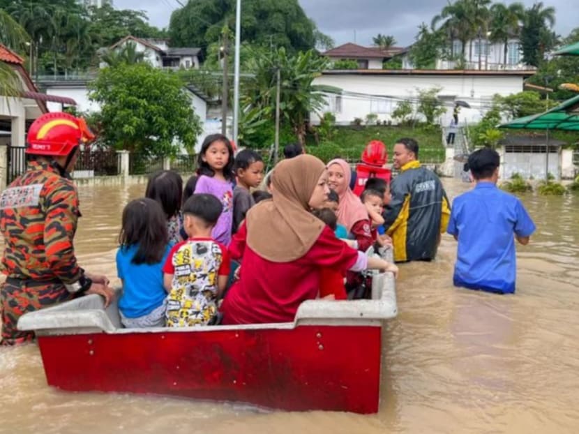 Flash floods in several areas in Johor’s capital city was due to exceptionally heavy rainfall and high tides. Flash floods in several areas in Johor’s capital city was due to exceptionally heavy rainfall and high tides.