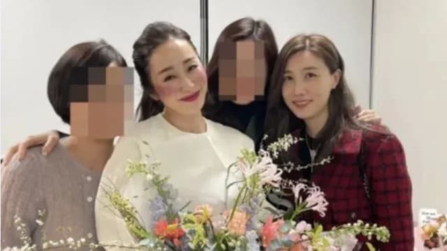 刘在石爱妻罕见露面　41岁模样超年轻！