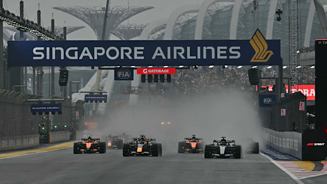 维斯塔潘首度在新加坡取胜  F1冲刺赛首次九车未完赛