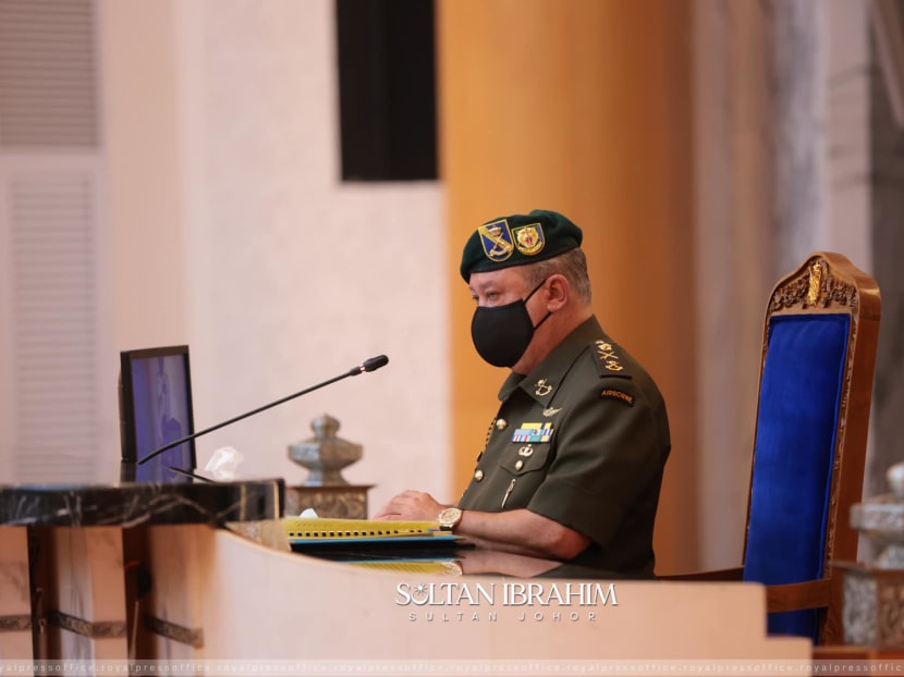 Johor sultan tells teachers not to place students in danger by rejecting COVID-19 vaccination Johor sultan tells teachers not to place students in danger by rejecting COVID-19 vaccination