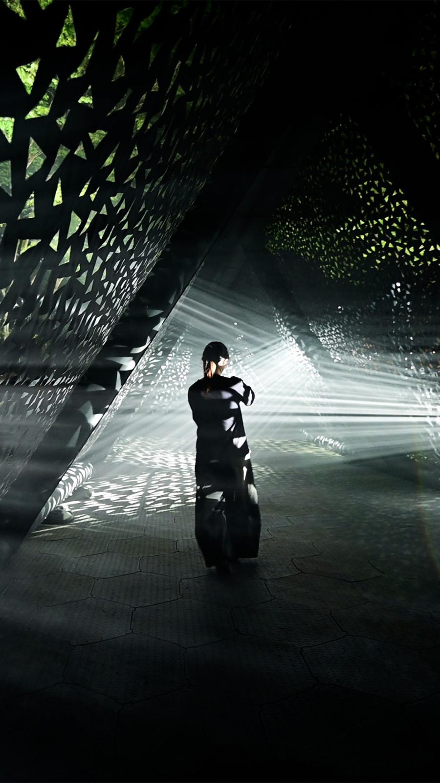 i Light Singapore features 14 installations across Marina Bay and Raffles Place