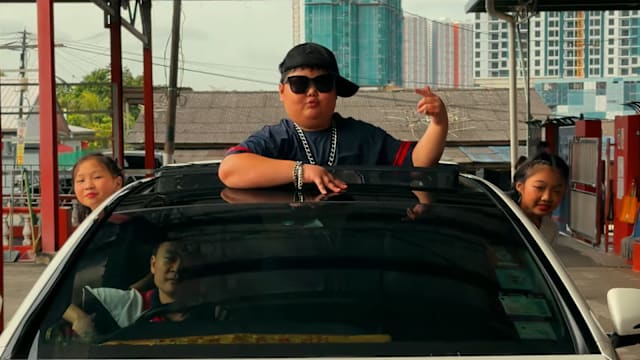 马来西亚过年歌曲爆红小学生张邦勤，背景遭起底