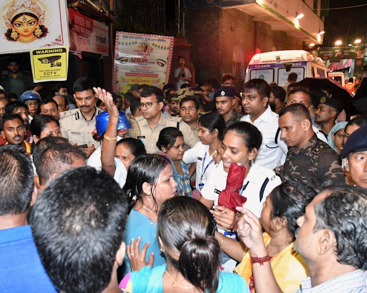 19 dead, 25 hurt in stampede at India religious gathering