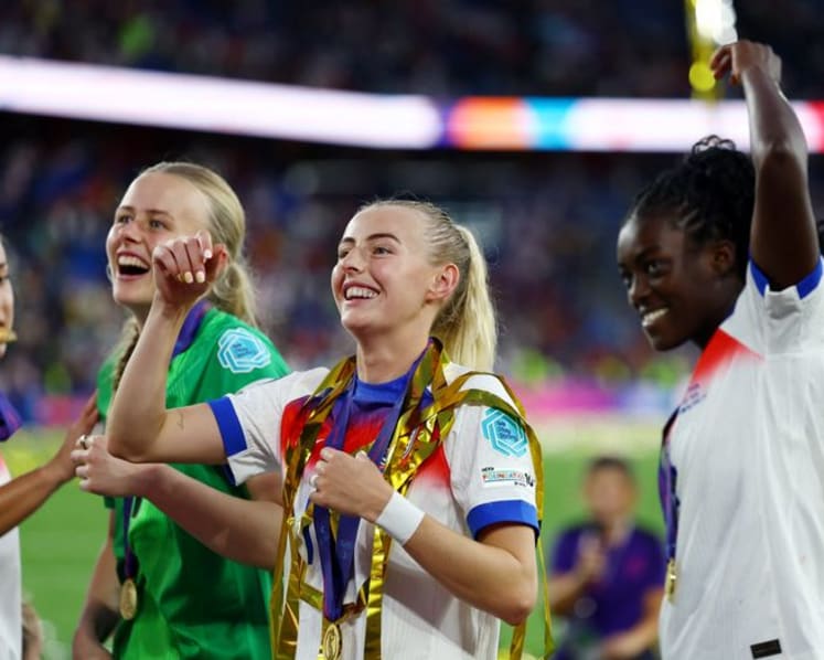 Kelly a fitting hero in England's gritty Euro victory