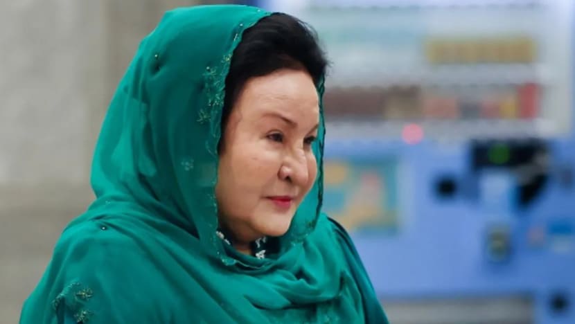 Rosmah Mansor mohon dapatkan sementara pasport untuk ke SG