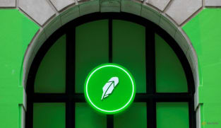 Robinhood launches tokens allowing EU users to trade in US stocks