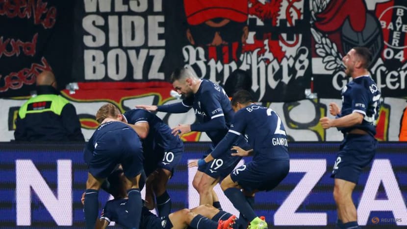 Struggling Bochum snatch 1-1 draw against Leverkusen with last-gasp equaliser Struggling Bochum snatch 1-1 draw against Leverkusen with last-gasp equaliser