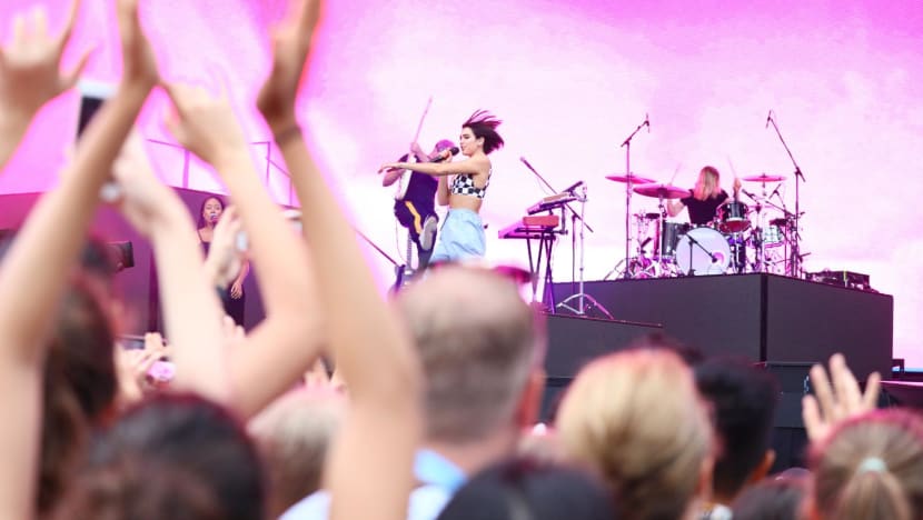 Mengapa konser Dua Lipa di Jakarta batal?