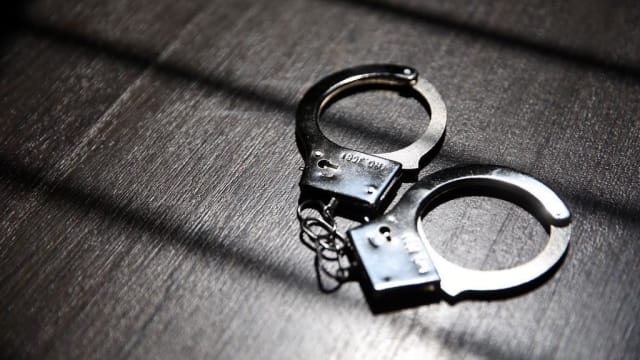 涉嫌骗逾200万元银行贷款 36岁男子面控