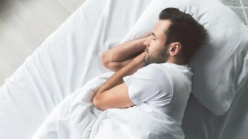 Manfaat tidur mengiring demi kesihatan Manfaat tidur mengiring demi kesihatan