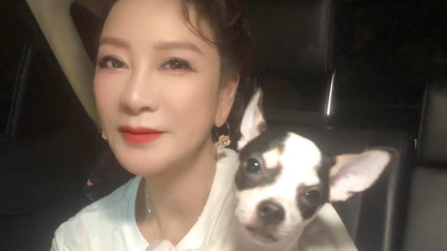 58岁杨绣惠遭骂“老女人”　怒呛酸民：别躲在键盘后面