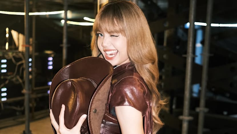 Blackpink's Lisa says she ordered nasi goreng as soon as she landed during recent Jakarta concert