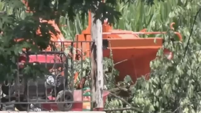 衣服被卡碎木机 美国少年惨遭卷入惨死