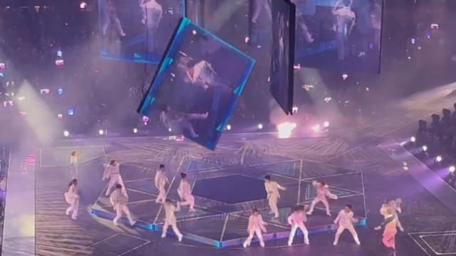 调查揭MIRROR演唱会荧幕3问题　舞者怒轰：每晚在玩命