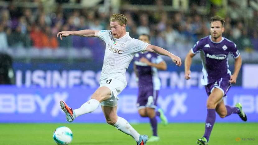 Napoli stroll to 3-1 win at Fiorentina, Hojlund scores on debut