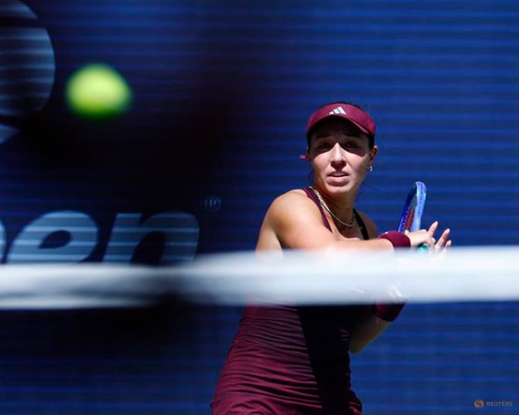 Pegula overcomes Fernandez to return to US Open fourth round