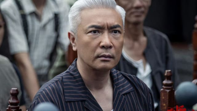 曝港星程东私下“真面目”，郑斌辉海外拍戏把“身段”放一边！