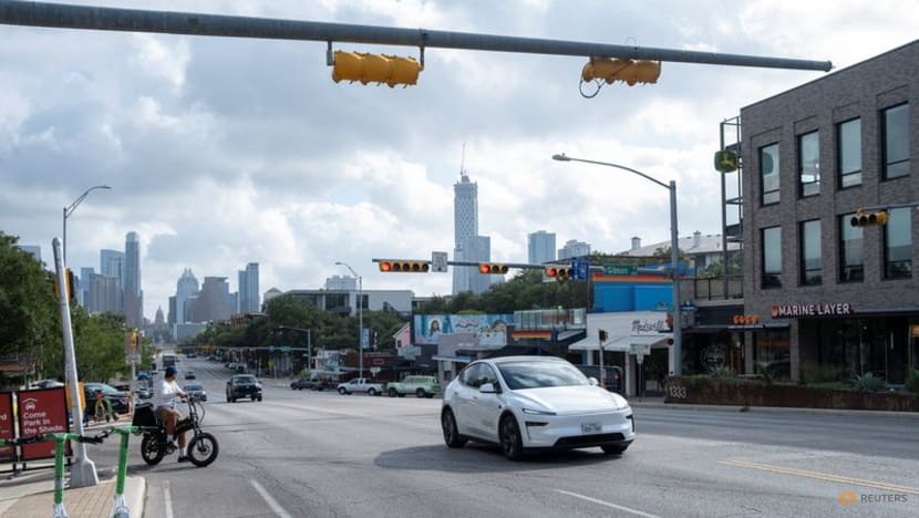 Tesla rolls out robotaxis in Texas test Tesla rolls out robotaxis in Texas test