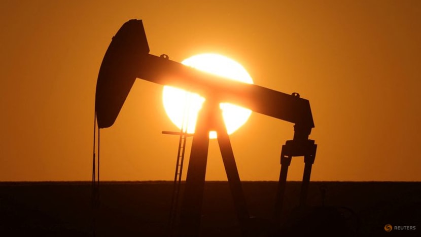 Oil falls for 4th day on expectations Russia-Ukraine peace may lift supply Oil falls for 4th day on expectations Russia-Ukraine peace may lift supply