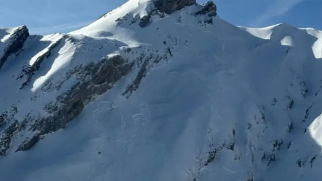 瑞士瓦莱州滑雪雪崩致两名州警死亡 一人受伤