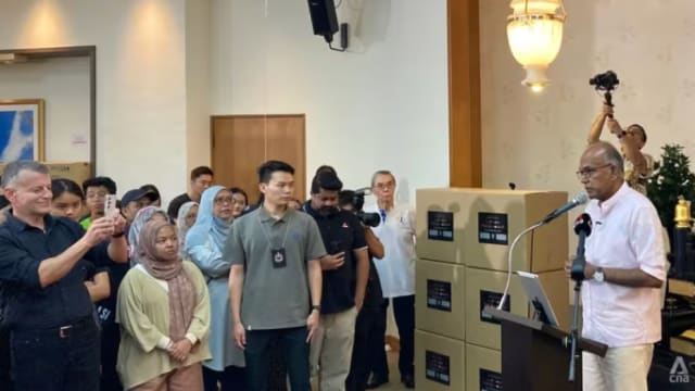300名义工为卡萨孩童准备5000份温暖包