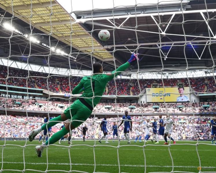 Chelsea steady the ship by booking spot in FA Cup final