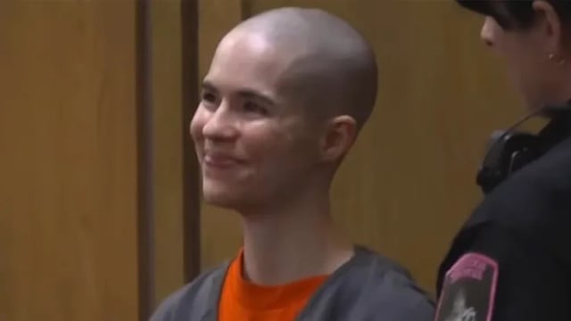 美国33岁女子弑父 对准头部确保致命