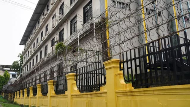 柬警加大打击电诈团伙 逮捕数千人缴获数千设备