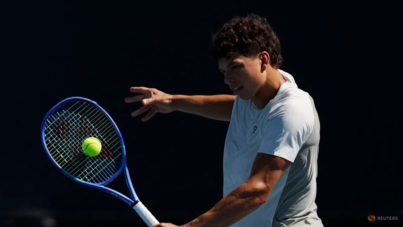 HIGHLIGHTS-Australian Open day three