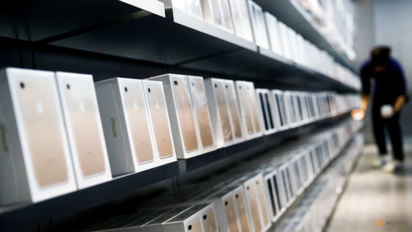 Shipments of foreign phones in China jump 10.9% in June, data shows Shipments of foreign phones in China jump 10.9% in June, data shows
