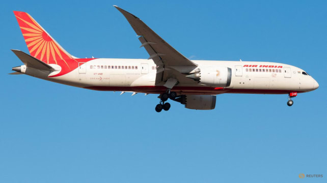 India orders inspection of Boeing 787s after Air India crash