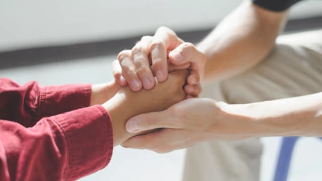 调查：近八成有焦虑抑郁症状者未求专业协助  同侪支持或成求助桥梁