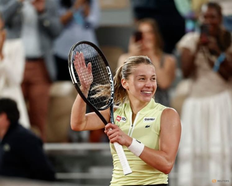 A bubble and some tea as Chwalinska keeps focus before final