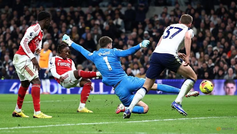 Eze's derby double gets Arsenal title bid back on track