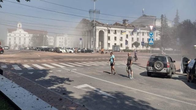 我国应乌克兰要求 提供22辆救护车等人道援助配套