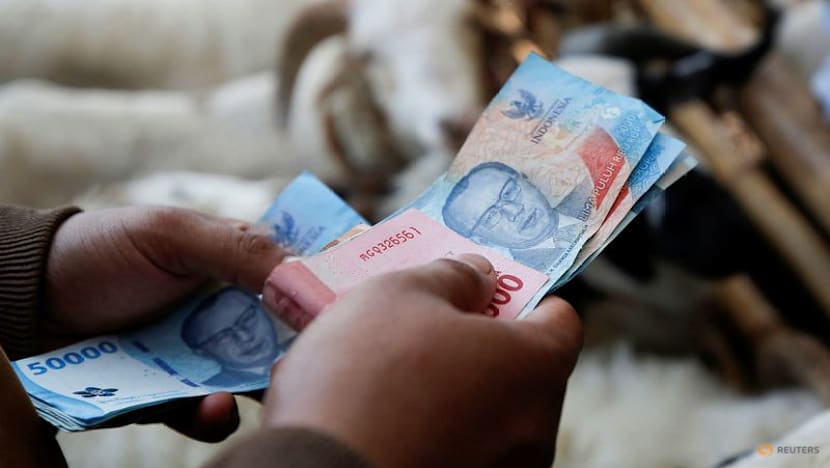 Indonesian central bank to continue intervening to defend depreciating rupiah