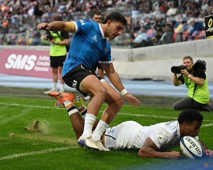 England post statement away victory in niggly clash with Argentina