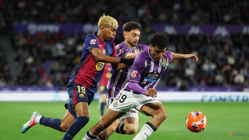 Barca keep title bid on track with 2-1 comeback win at Valladolid