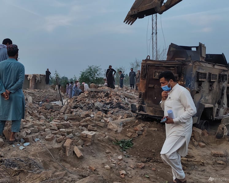 Car bombing and shootout kills 14 Pakistani police officers