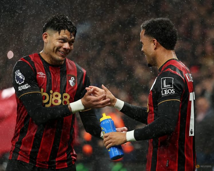 Semenyo and Kluivert stunners send Bournemouth second