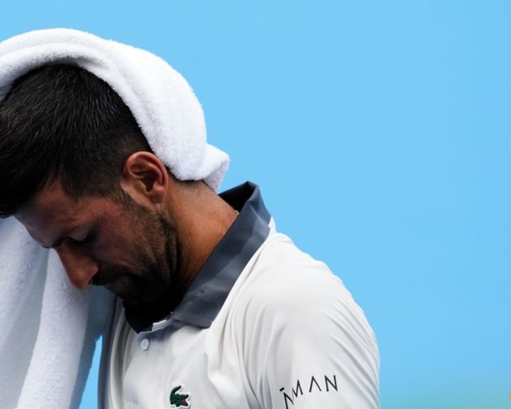 Djokovic falls in Cincinnati heat in first match since Wimbledon