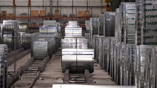 美国制造业连续十个月萎缩