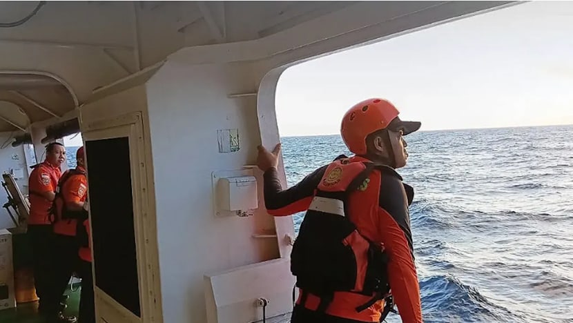 7 individu diselamatkan beberapa hari selepas kapal tenggelam di Kepulauan Indonesia 
