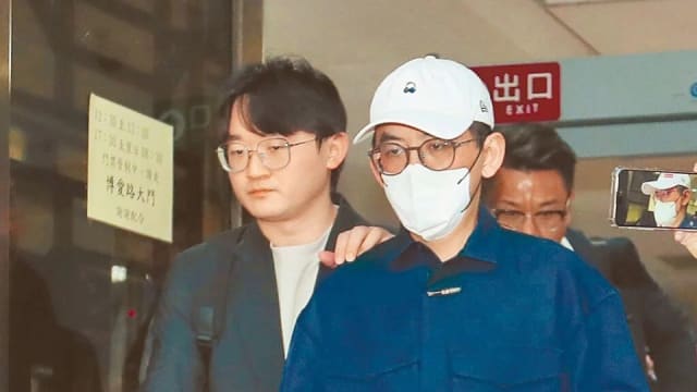 持未成年少女不雅片遭起诉　黄子佼翻供不认罪