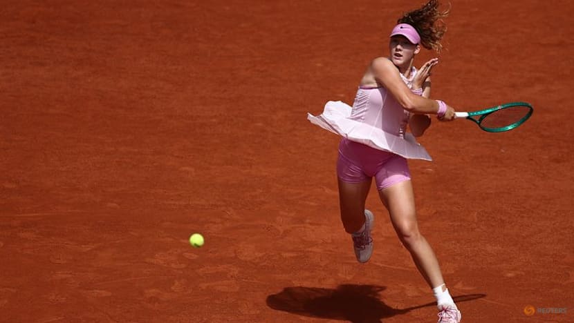 Teenager Andreeva downs Bouzkova for French Open fourth round spot