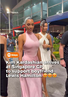 Kim Kardashian has just arrived in Singapore! Walking from the Casa Ferrari Suite to screaming fans, the multi-media superstar, was spotted heading towards the Ferrari garage to watch her boyfriend Lewis Hamilton’s qualifying race at the 2026 F1 Singapore Grand Prix! 🏎️ 🇸🇬  #8dayssgtrending #kimkardashian #lewishamilton #singaporegp #F1