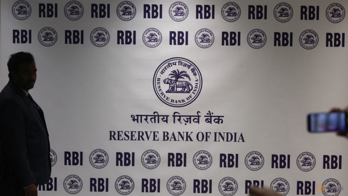 Indian central bank keeps key policy rate on hold, despite falling currency