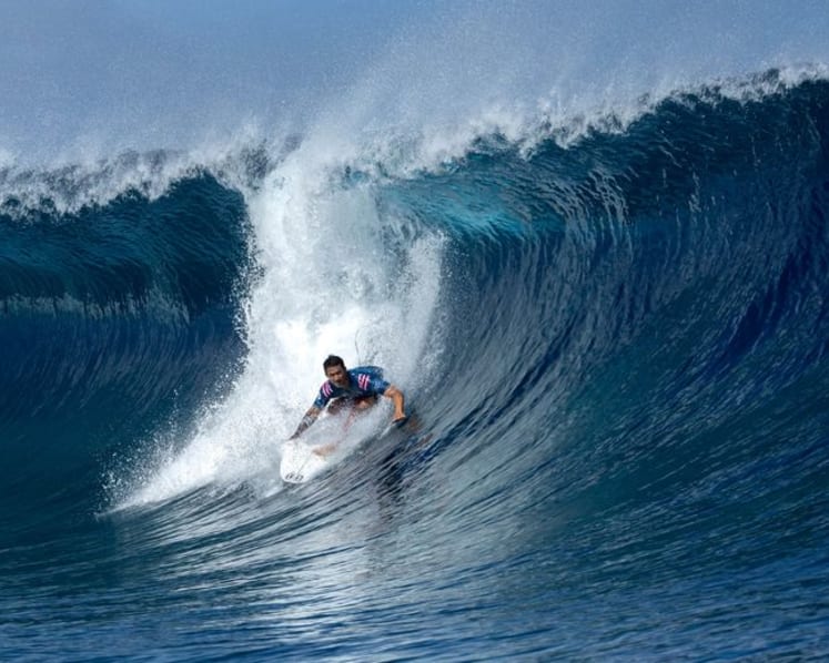 Surfing-Hawaii's Moniz, Canada's Brooks win tube shoot-out in Tahiti